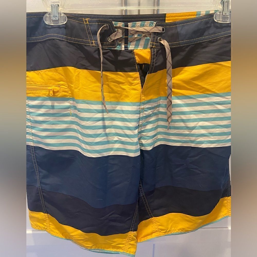 PATAGONIA Mens Wavefarer Size 34 Board Shorts 100% Nylon 11” Inseam Nautical
